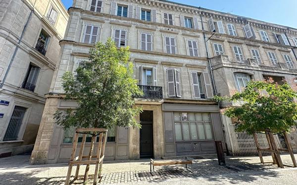 Appartement à vendre    3 pièces • 80 m2 Avignon