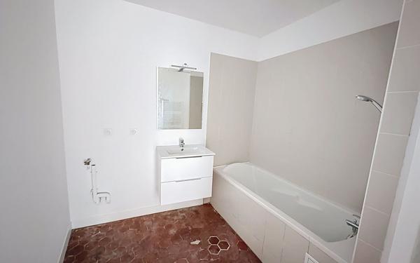 Appartement à vendre    3 pièces • 80 m2 Avignon