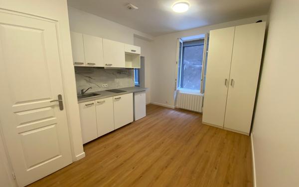 Appartement à vendre    2 pièces • 25 m2 Paris 10