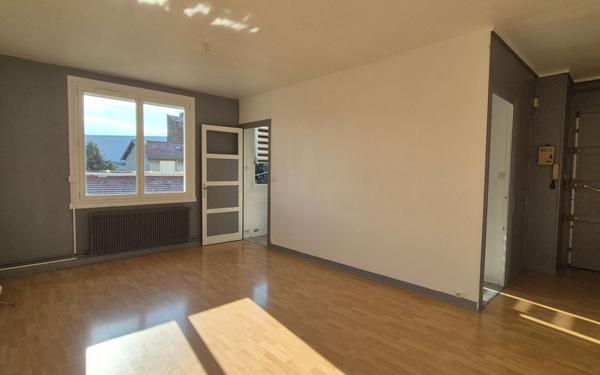 Appartement à vendre    3 pièces • 75,10 m2 Saint-Étienne