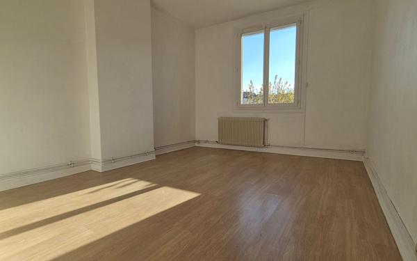 Appartement à vendre    3 pièces • 75,10 m2 Saint-Étienne