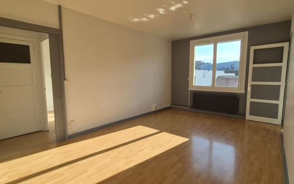 Appartement à vendre    3 pièces • 75,10 m2 Saint-Étienne