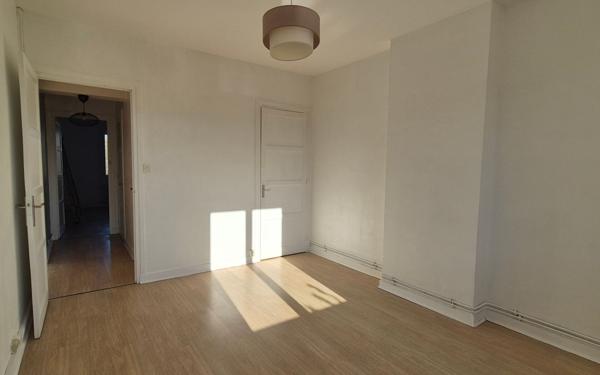 Appartement à vendre    3 pièces • 75,10 m2 Saint-Étienne