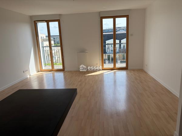 Location Appartement 3 pièces 75.79 m² - La Garenne-colombes 92250