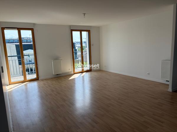 Location Appartement 3 pièces 75.79 m² - La Garenne-colombes 92250