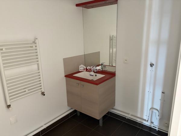 Location Appartement 3 pièces 75.79 m² - La Garenne-colombes 92250
