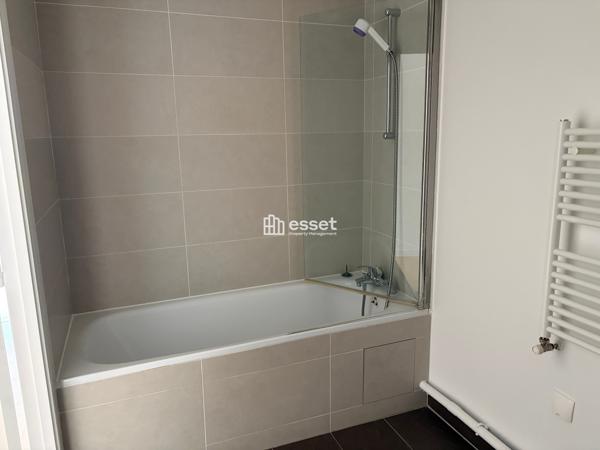 Location Appartement 3 pièces 75.79 m² - La Garenne-colombes 92250