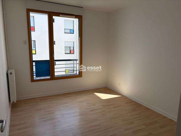 Location Appartement 3 pièces 75.79 m² - La Garenne-colombes 92250