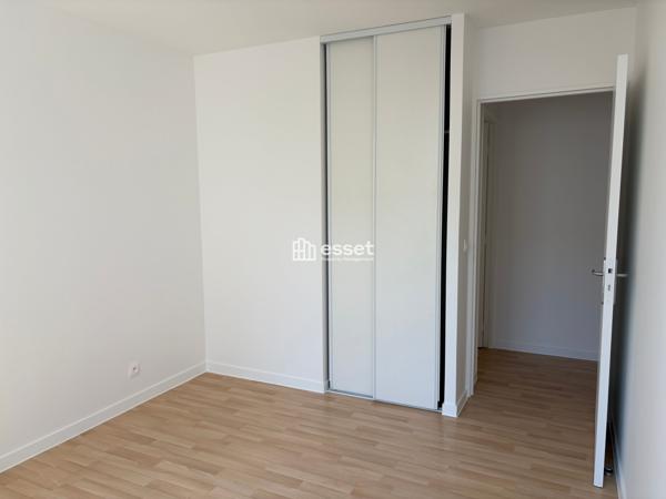Location Appartement 3 pièces 75.79 m² - La Garenne-colombes 92250