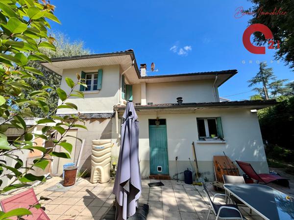 Maison
         5 pièces
        - 115 m² Exclusivité 120 000 € *