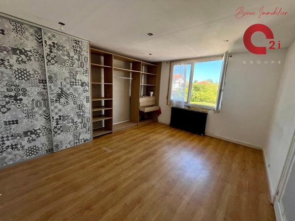 Maison
         5 pièces
        - 115 m² Exclusivité 120 000 € *