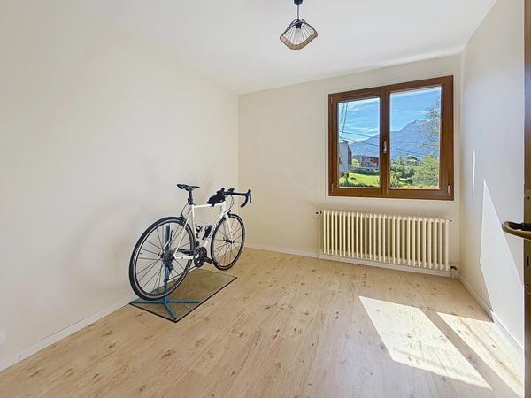 VIUZ-EN-SALLAZ – MAISON FAMILIALE 6 PIÈCES – 140 m² – VUE MONTAGNES – EMPLACEMENT RECHERCHÉ 🌞