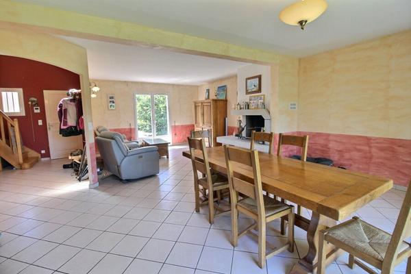 Maison 4 chambres avec jardin clos et double garage secteur MAINTENON