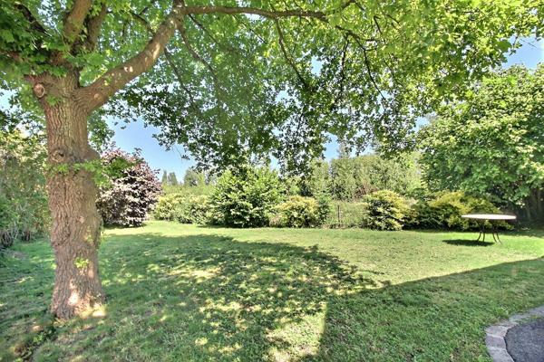 Maison 4 chambres avec jardin clos et double garage secteur MAINTENON