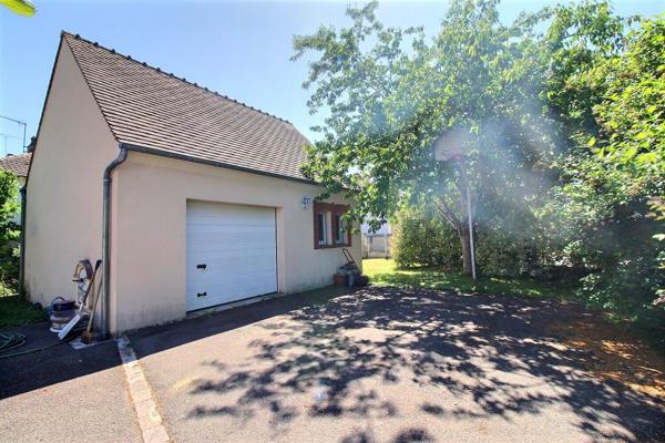 Maison 4 chambres avec jardin clos et double garage secteur MAINTENON