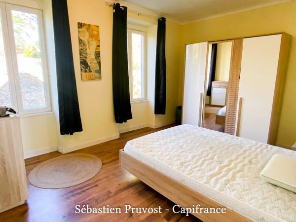 Dordogne (24) Maison à vendre 5 pièces LA COQUILLE (24), 3 chambres, dépendance, terrain 400m2, beaux volumes.