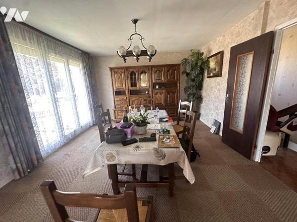 MAISON T8 AVEC 5 CHAMBRES, GARAGE, TERRAIN ET DEPENDANCES