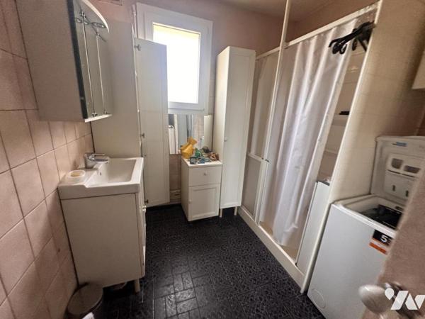 MAISON T8 AVEC 5 CHAMBRES, GARAGE, TERRAIN ET DEPENDANCES