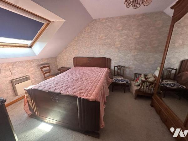 MAISON T8 AVEC 5 CHAMBRES, GARAGE, TERRAIN ET DEPENDANCES