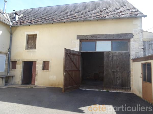Vente
                Maison110 m² - 4 Pièces -
                    LIGNIERES (18160)