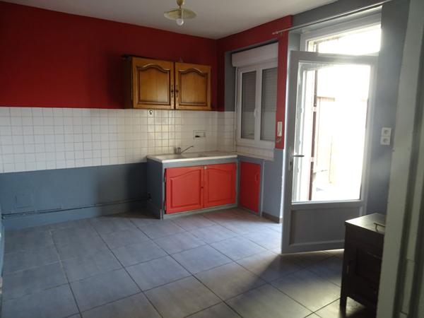 Vente
                Maison110 m² - 4 Pièces -
                    LIGNIERES (18160)