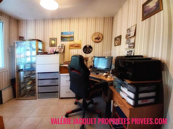 Maison à La Roche-Chalais : Calme et Pratique