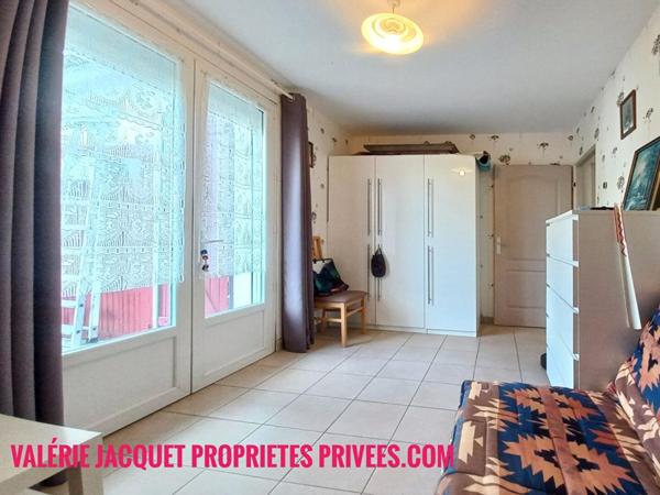 Maison à La Roche-Chalais : Calme et Pratique