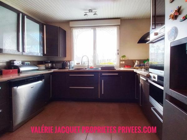 Maison à La Roche-Chalais : Calme et Pratique