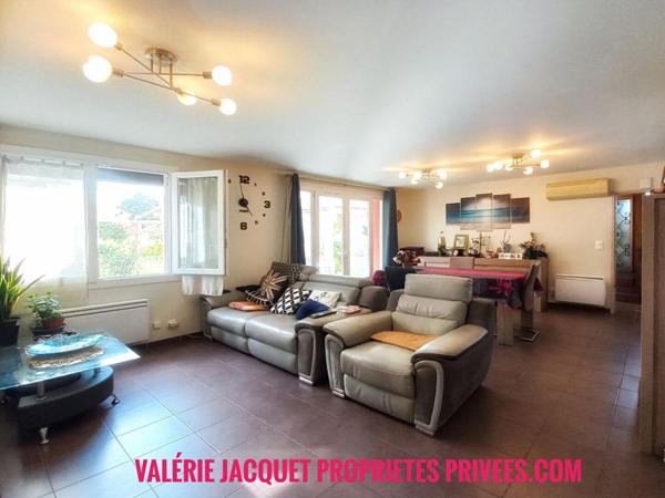 Maison à La Roche-Chalais : Calme et Pratique