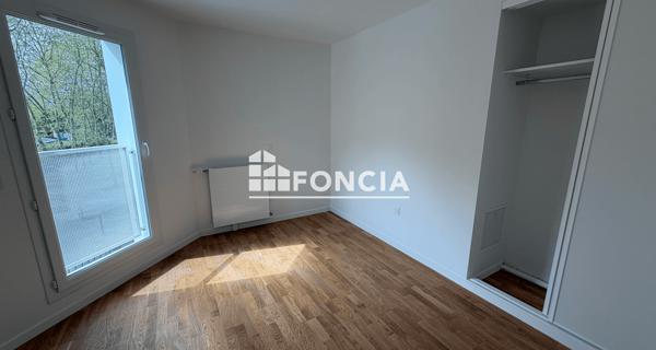 Location Appartement 3 pièces 80 m² - Evry 91000
