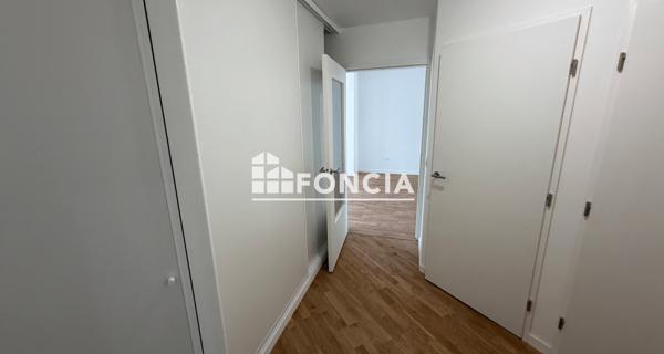 Location Appartement 3 pièces 80 m² - Evry 91000
