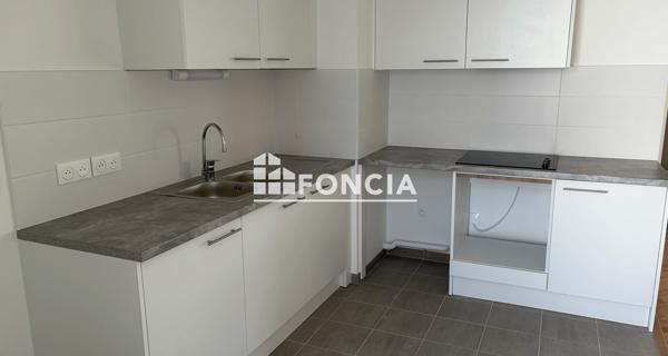 Location Appartement 3 pièces 80 m² - Evry 91000
