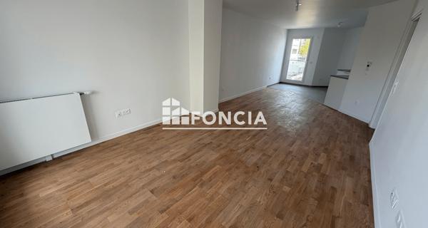 Location Appartement 3 pièces 80 m² - Evry 91000