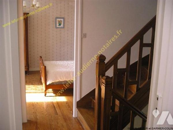 Maison des années 50 en pierre - proche toutes commodités