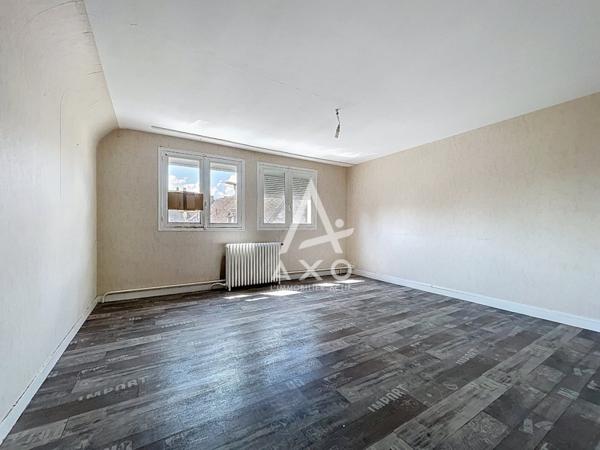 Maison de 126m2 avec 5 pièces dont 3 Chambres à Sully-Sur-Loire