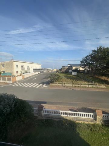 BORD DE MER Maison à vendre À 80m de la mer, 5 chambres, garage, jardin. Colleville Montgomery Plage, proche Ouistreham (14) Calvados