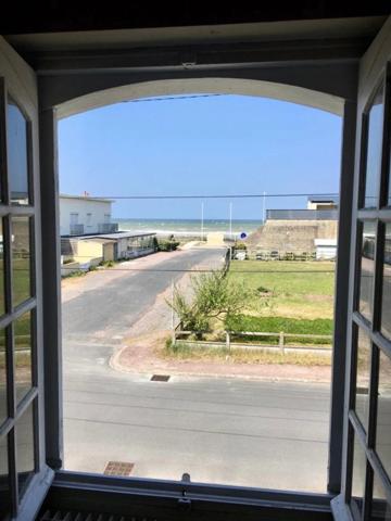 BORD DE MER Maison à vendre À 80m de la mer, 5 chambres, garage, jardin. Colleville Montgomery Plage, proche Ouistreham (14) Calvados