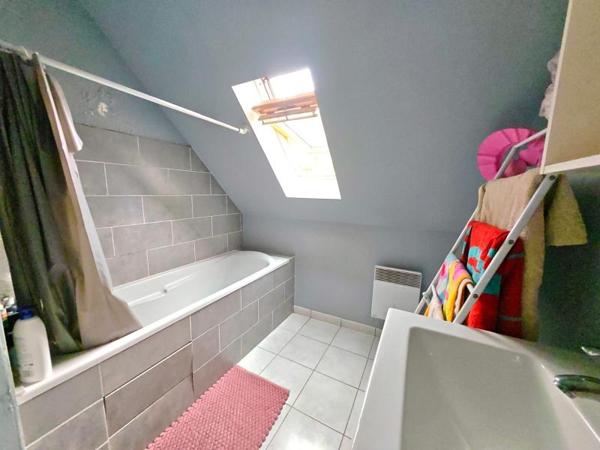 Maison familiale de 2009 ? 102 m² | 4 Chambres | Terrain 852 m² | Garage
