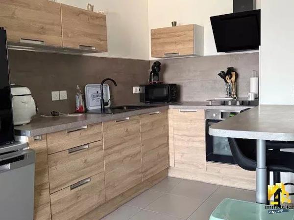 APPARTEMENT 2 PIECES Terrasse Parking sous-sol