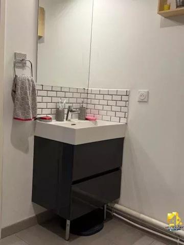 APPARTEMENT 2 PIECES Terrasse Parking sous-sol