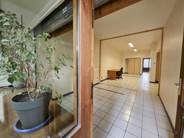 ALBERTVILLE (73200) : LOCAL COMMERCIAL DE 48.18 M² AVEC STATIONNEMENTS
