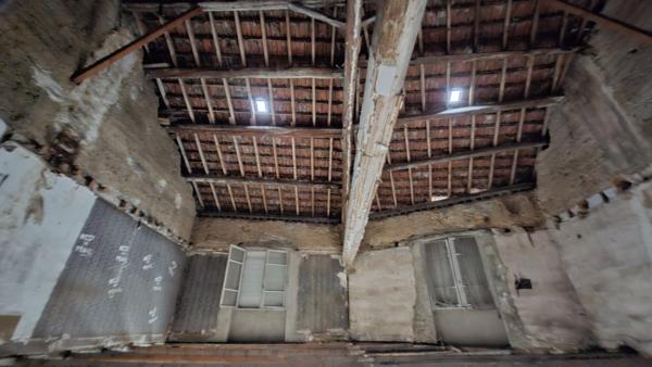 Plateaux à rénovés au centredu village