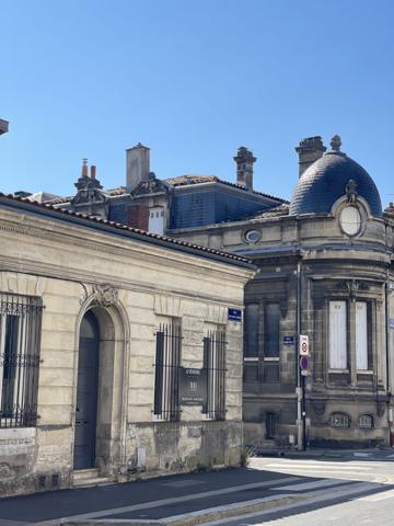 Bordeaux Centre - T3 en pierre Traversant - R+1 Dernier étage