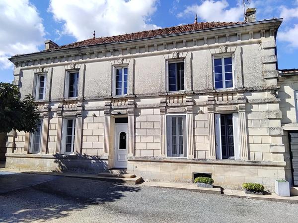 Belle Charentaise en pierre de taille