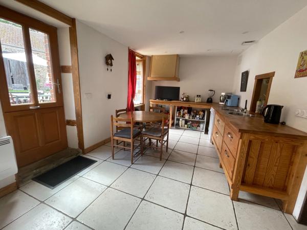 Corps de fermé rénové 170m2 avec deux granges -1370 m2 de terrain