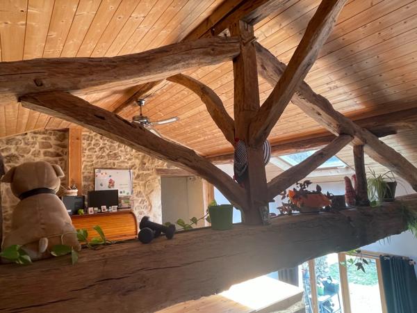 Corps de fermé rénové 170m2 avec deux granges -1370 m2 de terrain