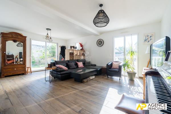 Maison Le Mesnil Le Roi 6 pièce(s) 143 m2 - 4 chambres 1 127 500 € **  - Référence  13307-cpy