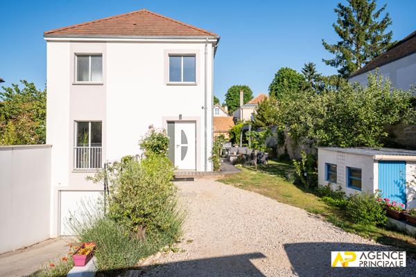 Maison Le Mesnil Le Roi 6 pièce(s) 143 m2 - 4 chambres 1 127 500 € **  - Référence  13307-cpy
