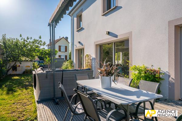 Maison Le Mesnil Le Roi 6 pièce(s) 143 m2 - 4 chambres 1 127 500 € **  - Référence  13307-cpy