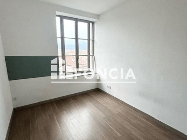 Location Appartement 5 pièces 111 m² - 29 RUE ROYET Saint-etienne 42000